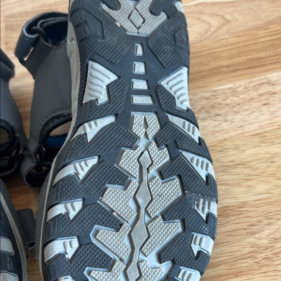 Eddie Bauer Kids Sandals in Gray and Blue - Picture 12 of 13